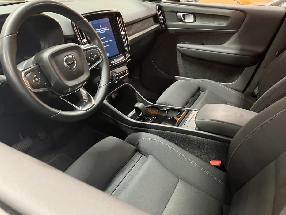VOLVO XC40 2023