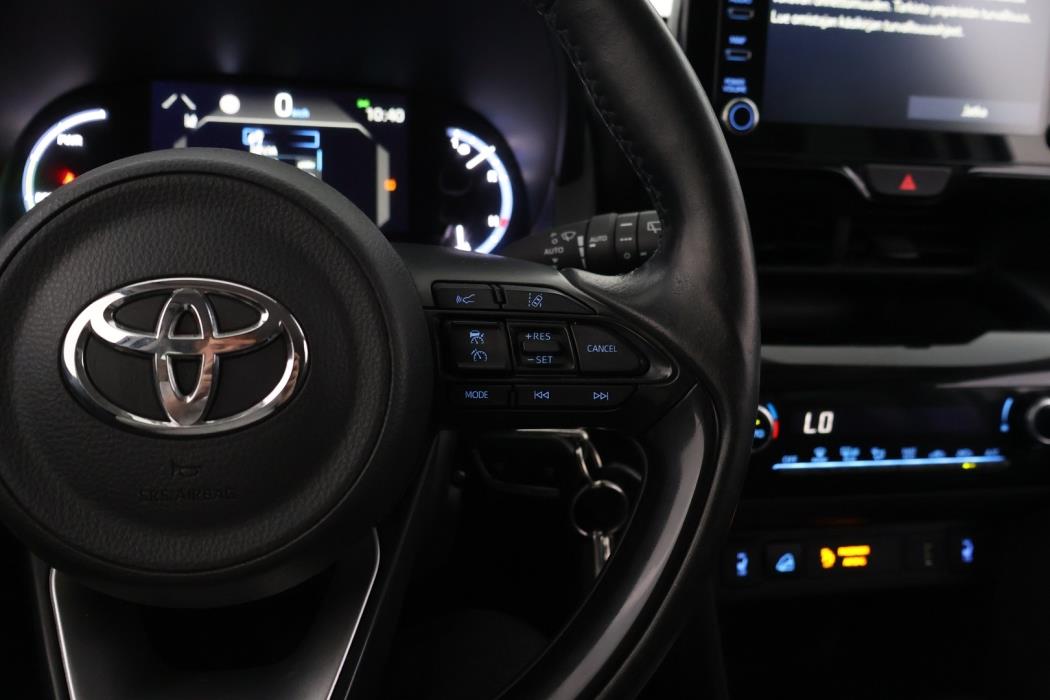 TOYOTA Yaris Cross 2023