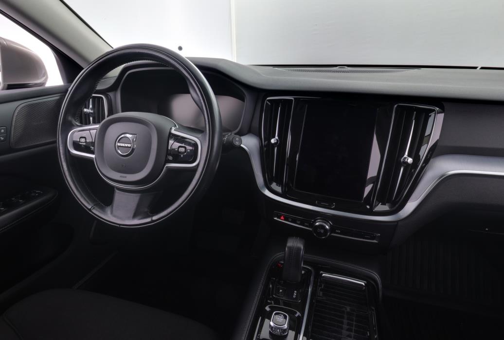 VOLVO V60 2021