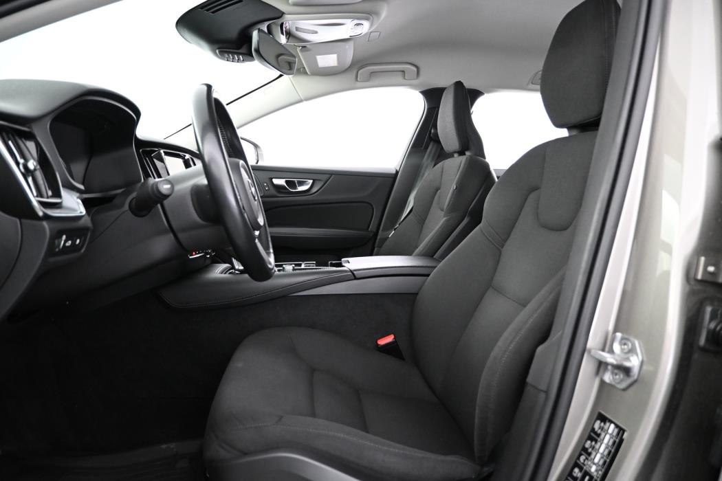 VOLVO V60 2021