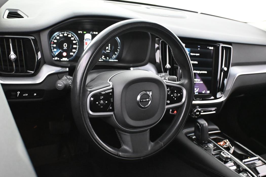 VOLVO V60 2021