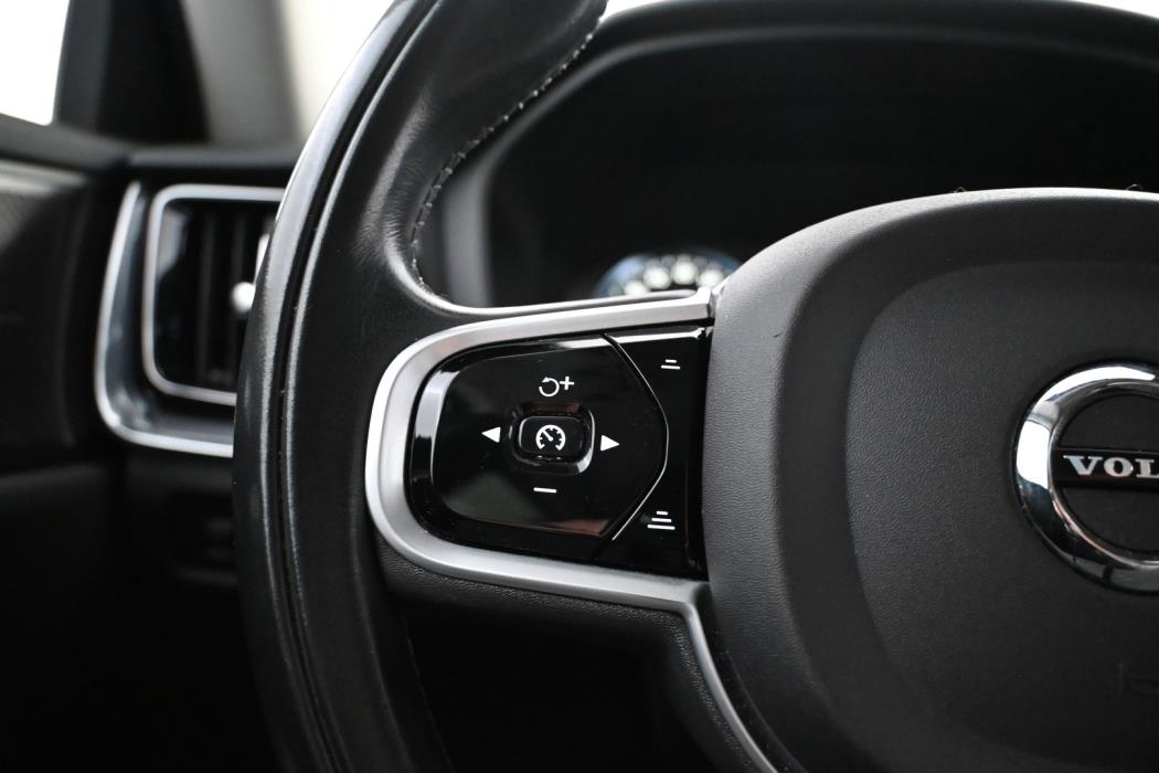 VOLVO V60 2021