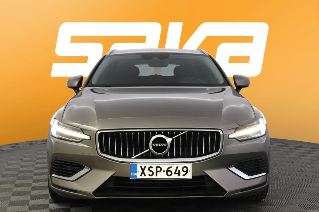 VOLVO V60 2021