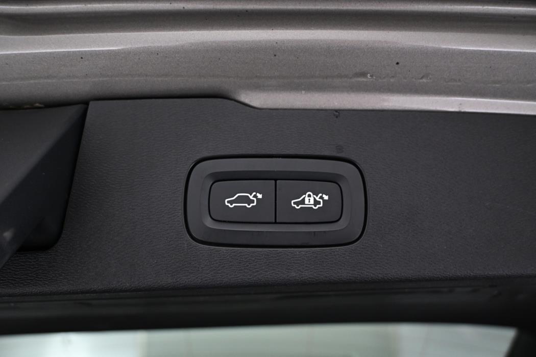 VOLVO V60 2021