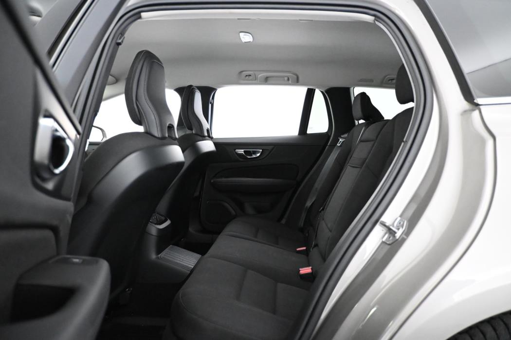 VOLVO V60 2021