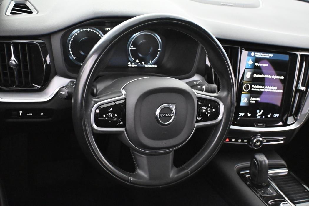 VOLVO V60 2021