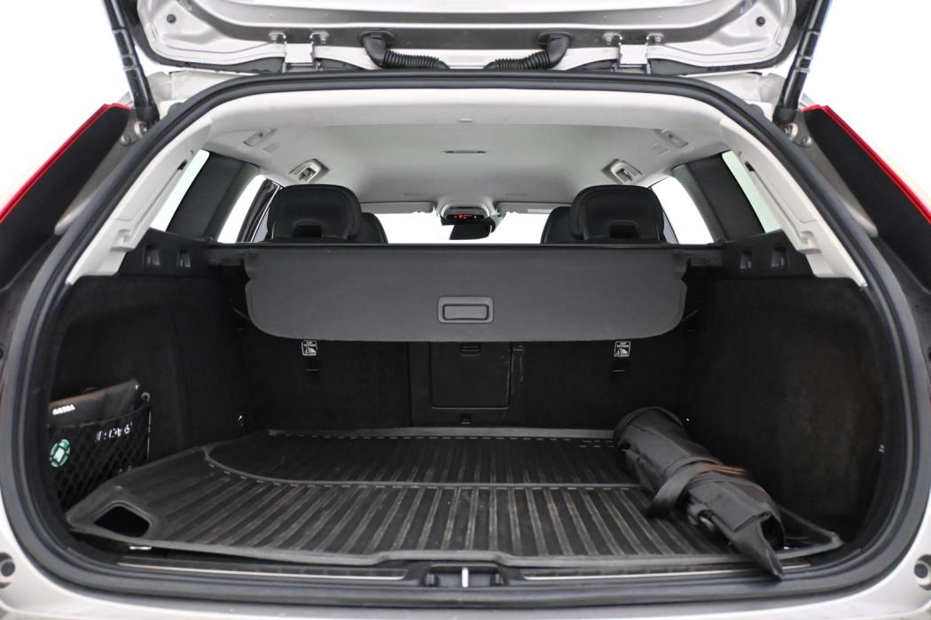 VOLVO V60 2021