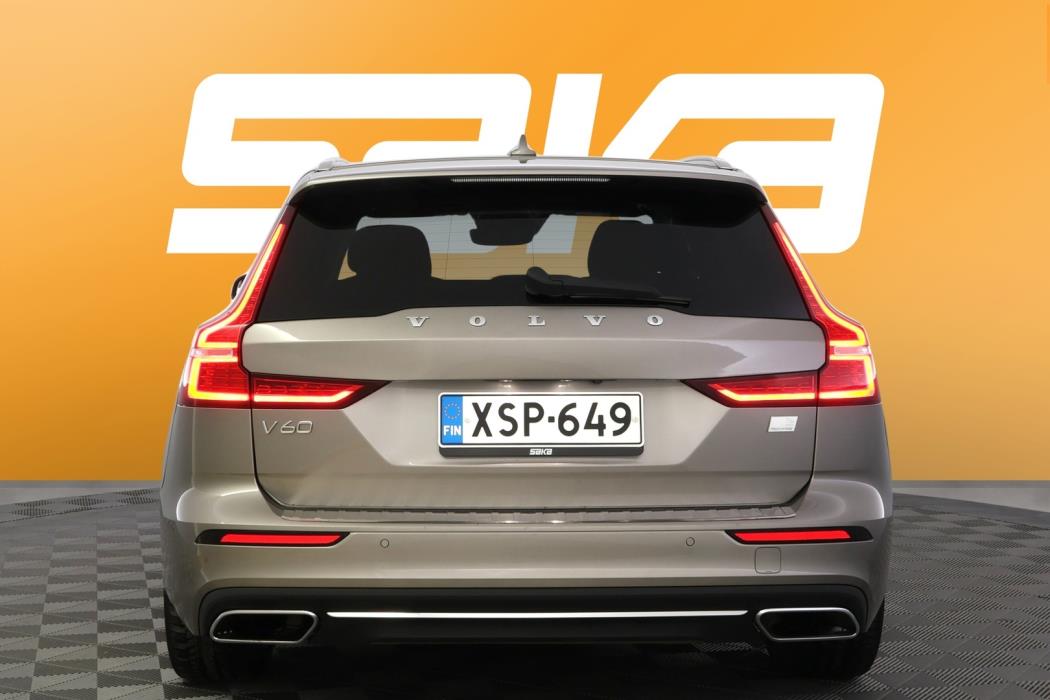 VOLVO V60 2021