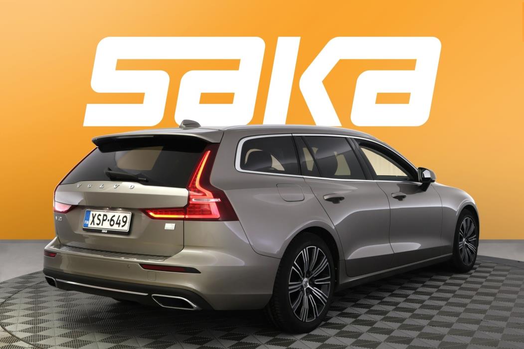 VOLVO V60 2021