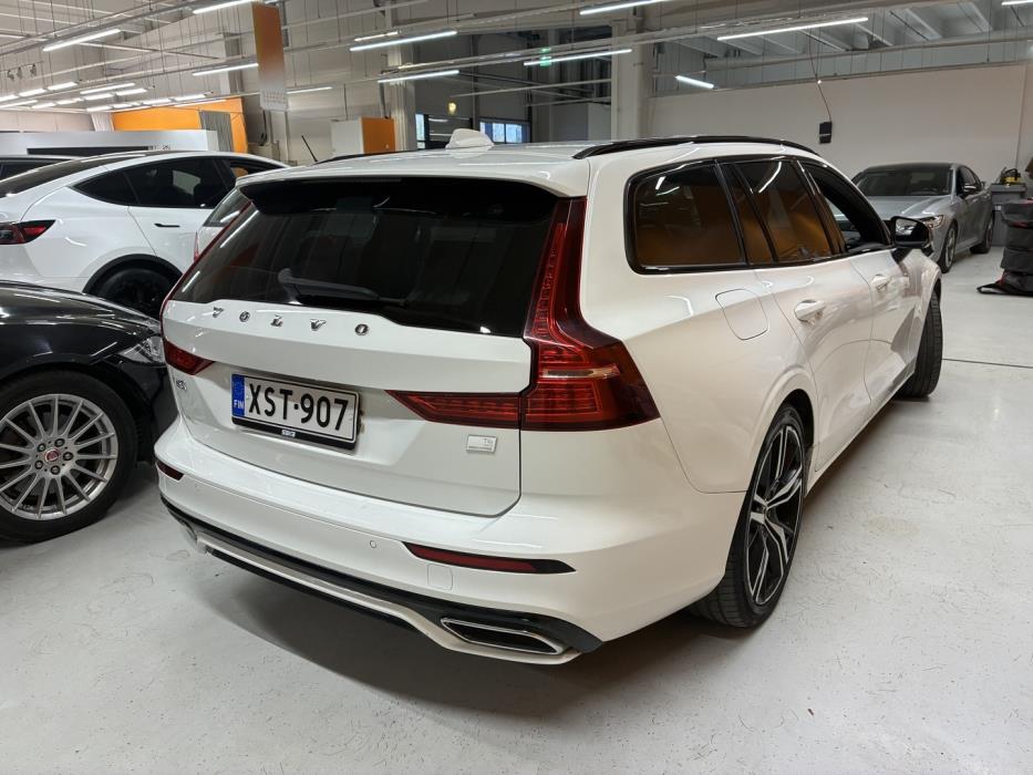 VOLVO V60 2021