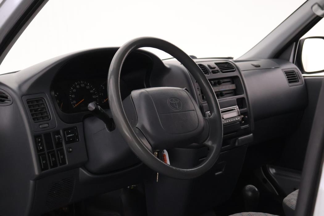 TOYOTA Hiace 2006