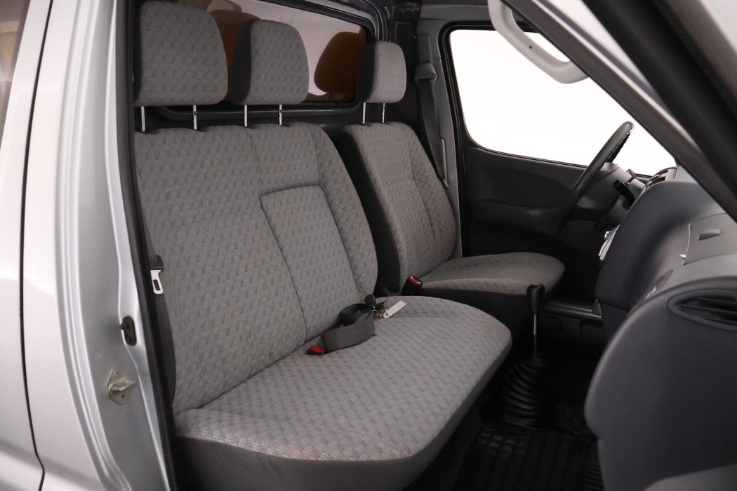 TOYOTA Hiace 2006