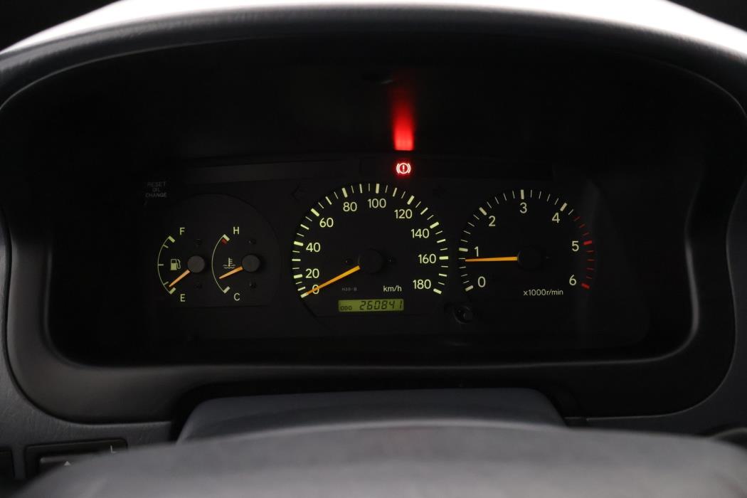 TOYOTA Hiace 2006