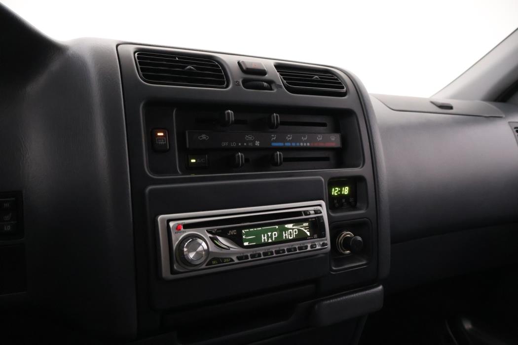 TOYOTA Hiace 2006