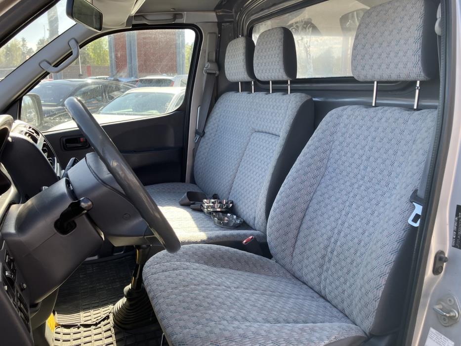 TOYOTA Hiace 2006