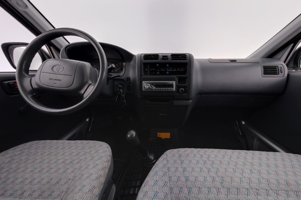 TOYOTA Hiace 2006