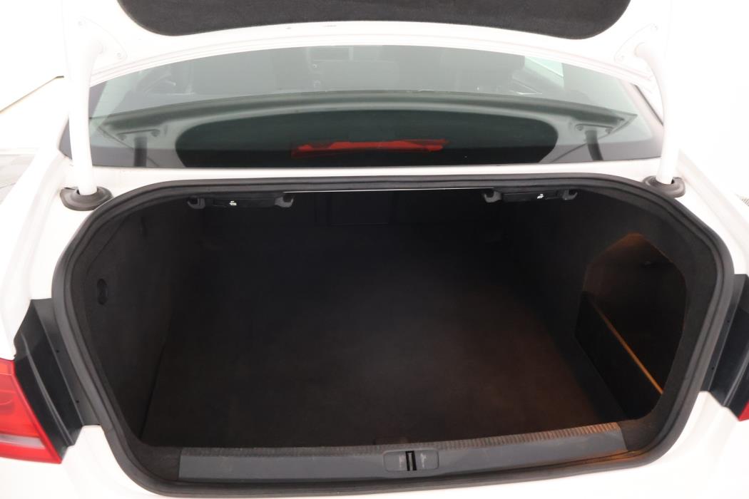 VOLKSWAGEN Passat 2013