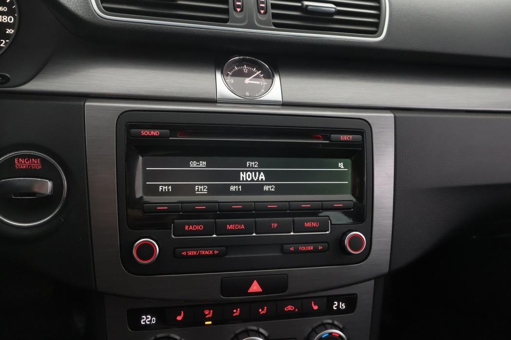 VOLKSWAGEN Passat 2013