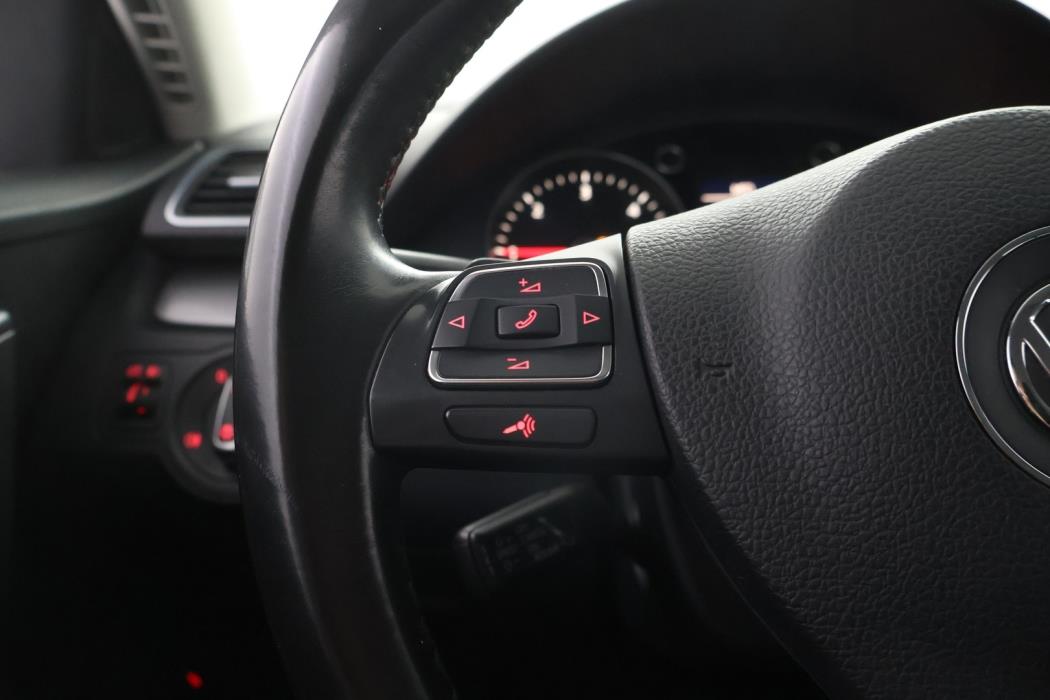 VOLKSWAGEN Passat 2013