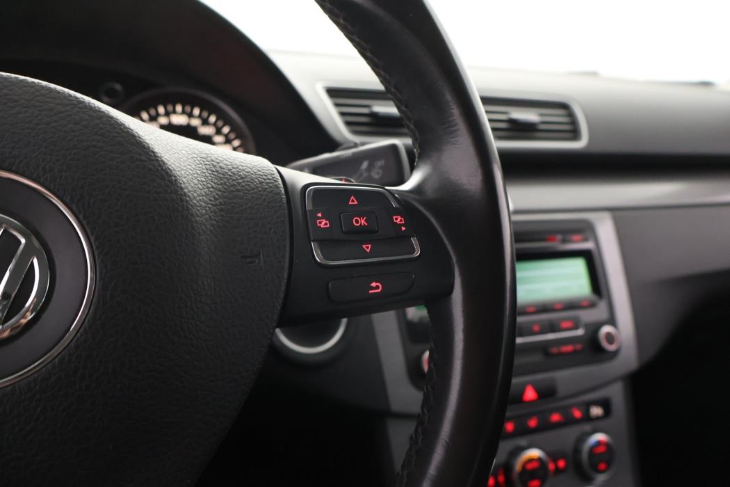 VOLKSWAGEN Passat 2013