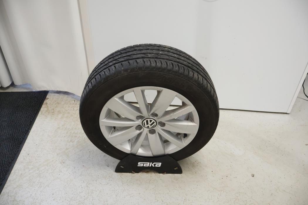 VOLKSWAGEN Passat 2013