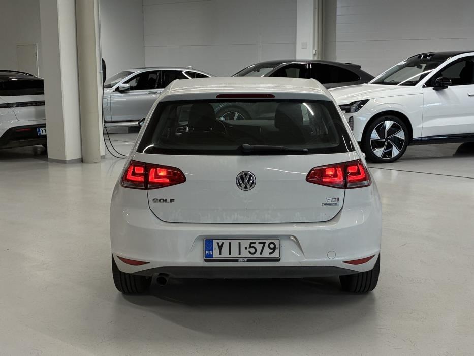 VOLKSWAGEN Golf 2013