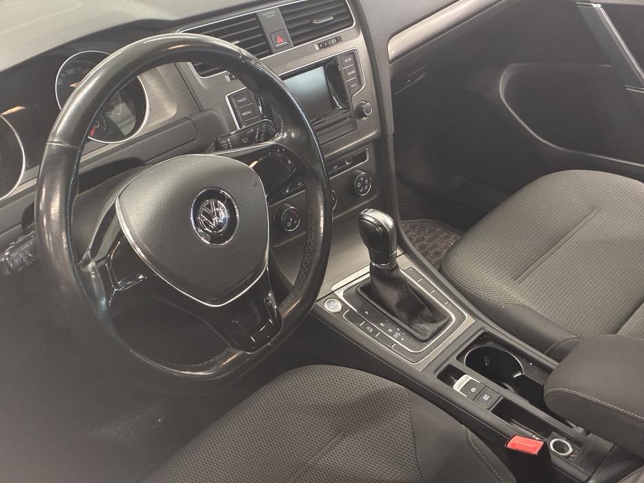 VOLKSWAGEN Golf 2013