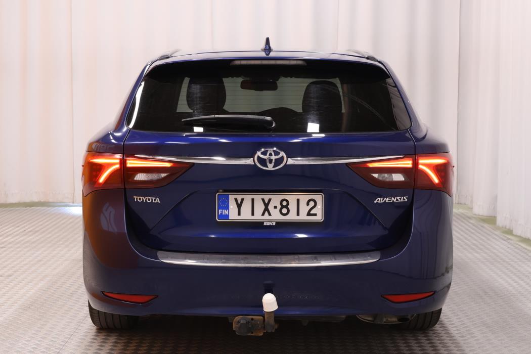 TOYOTA Avensis 2016