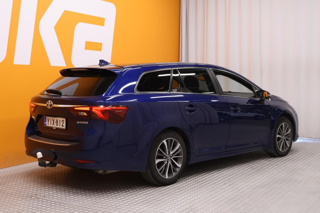 TOYOTA Avensis 2016