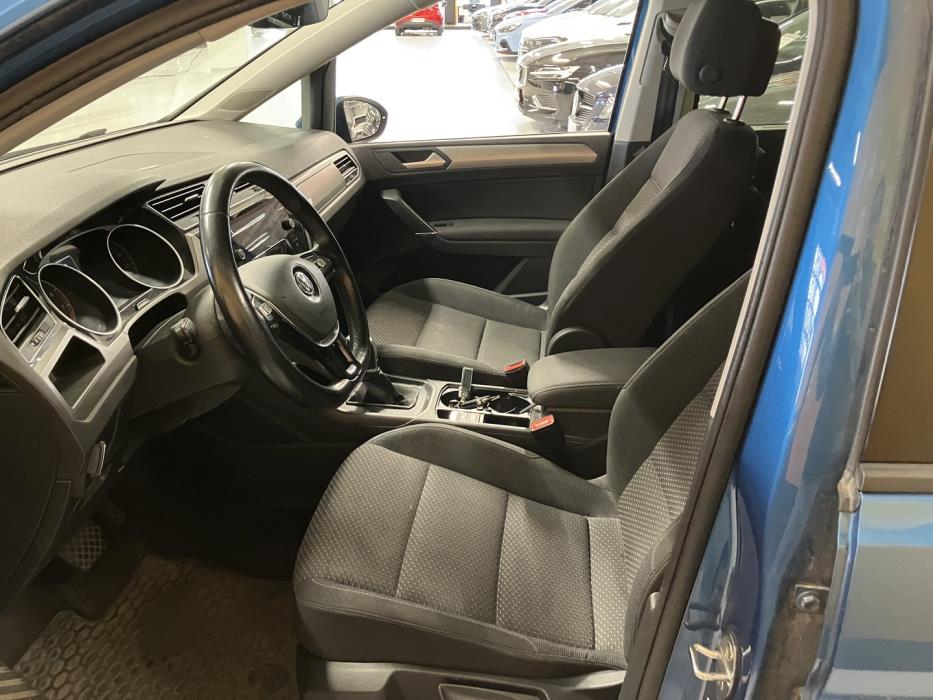 VOLKSWAGEN Touran 2018