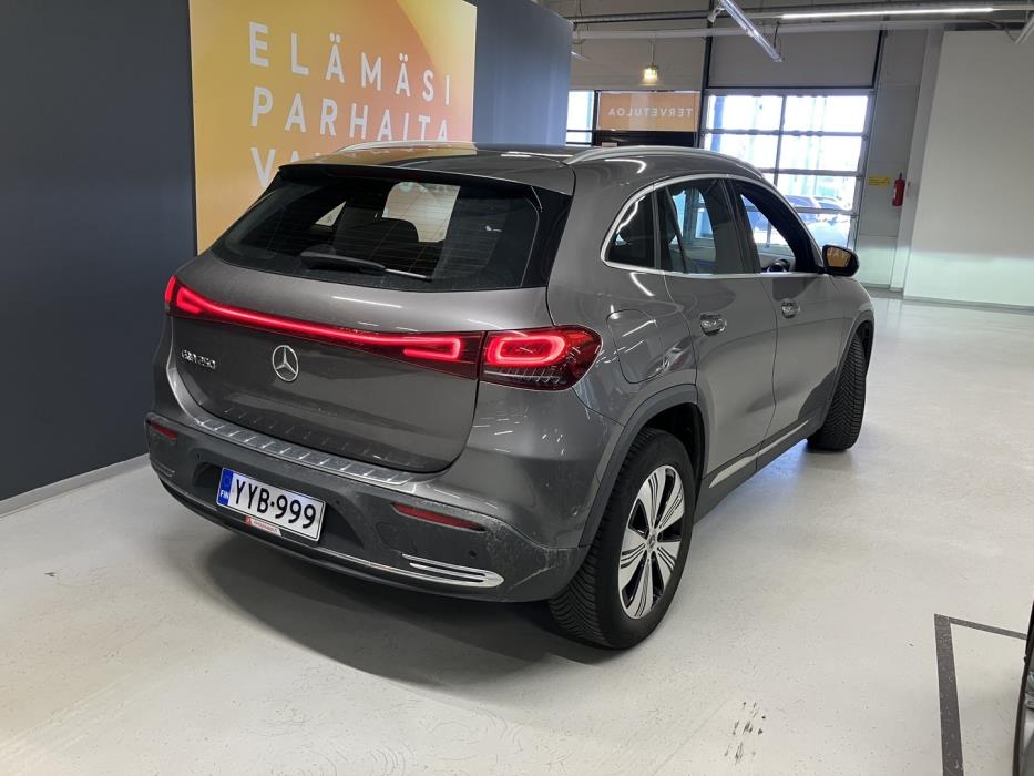 MERCEDES-BENZ EQA 2022