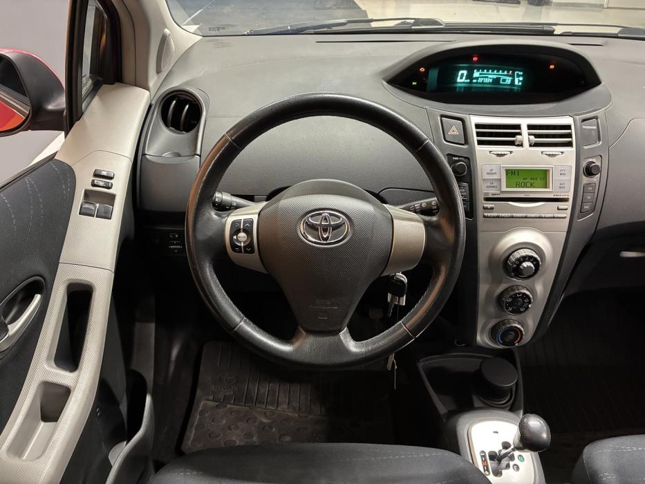 TOYOTA Yaris 2007