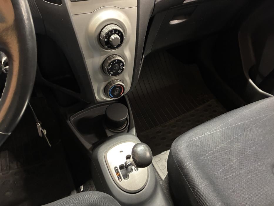 TOYOTA Yaris 2007