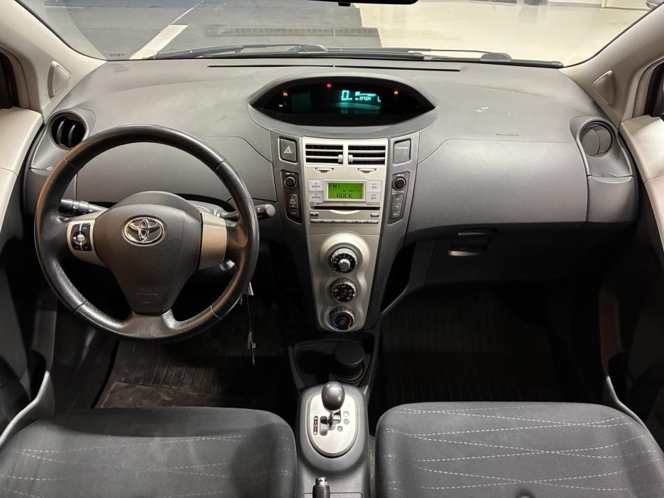 TOYOTA Yaris 2007