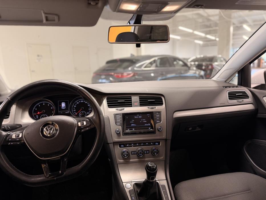 VOLKSWAGEN Golf 2014