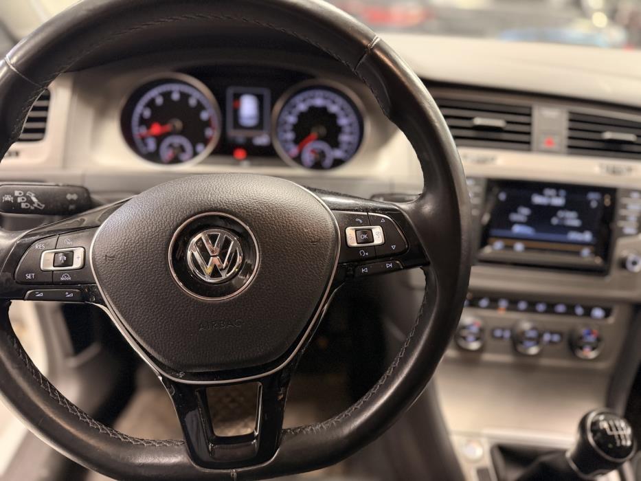 VOLKSWAGEN Golf 2014