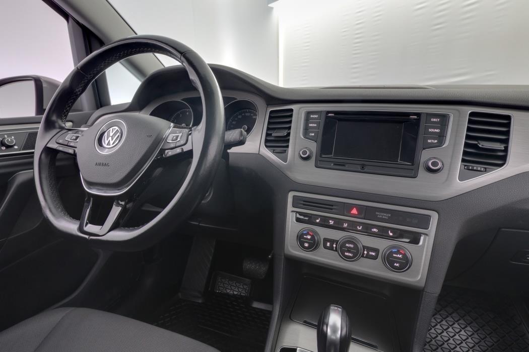 VOLKSWAGEN Golf Sportsvan 2015