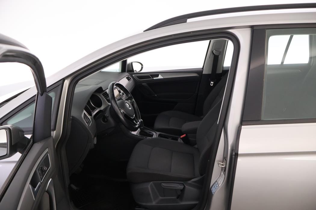 VOLKSWAGEN Golf Sportsvan 2015