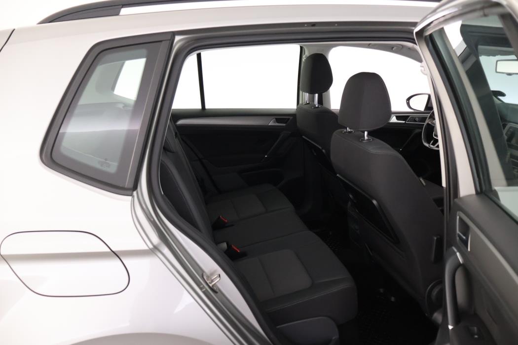 VOLKSWAGEN Golf Sportsvan 2015