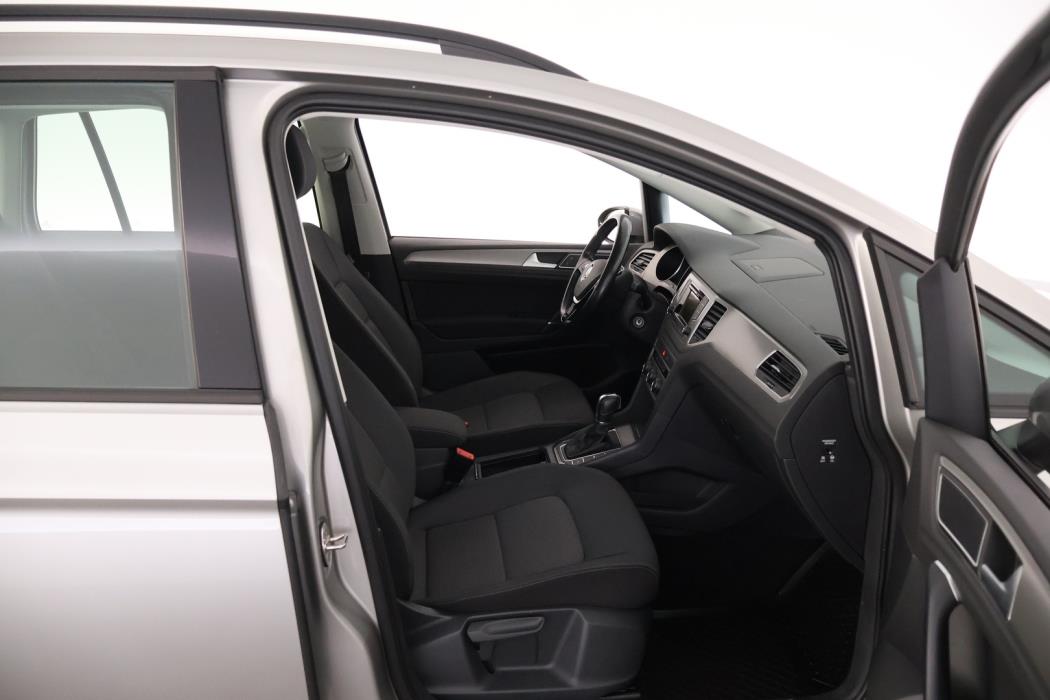 VOLKSWAGEN Golf Sportsvan 2015