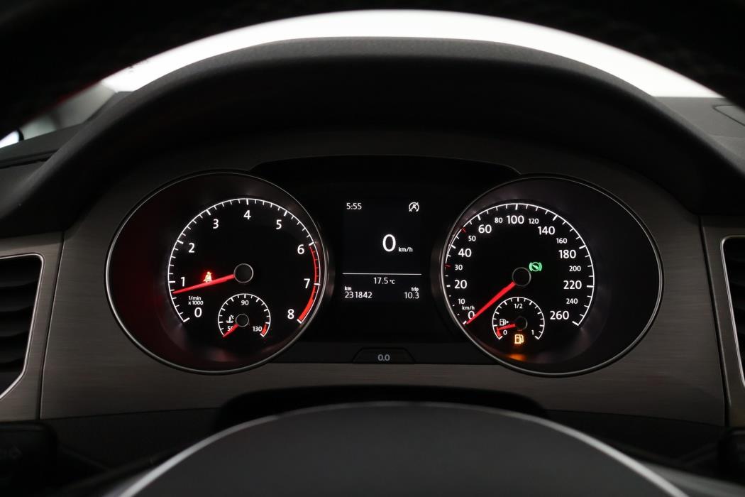 VOLKSWAGEN Golf Sportsvan 2015