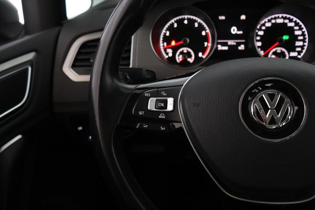 VOLKSWAGEN Golf Sportsvan 2015