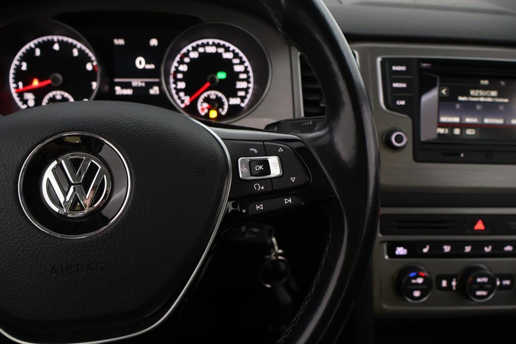VOLKSWAGEN Golf Sportsvan 2015