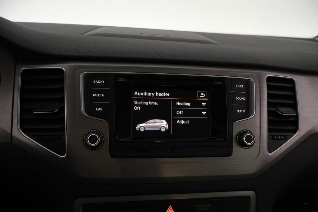 VOLKSWAGEN Golf Sportsvan 2015