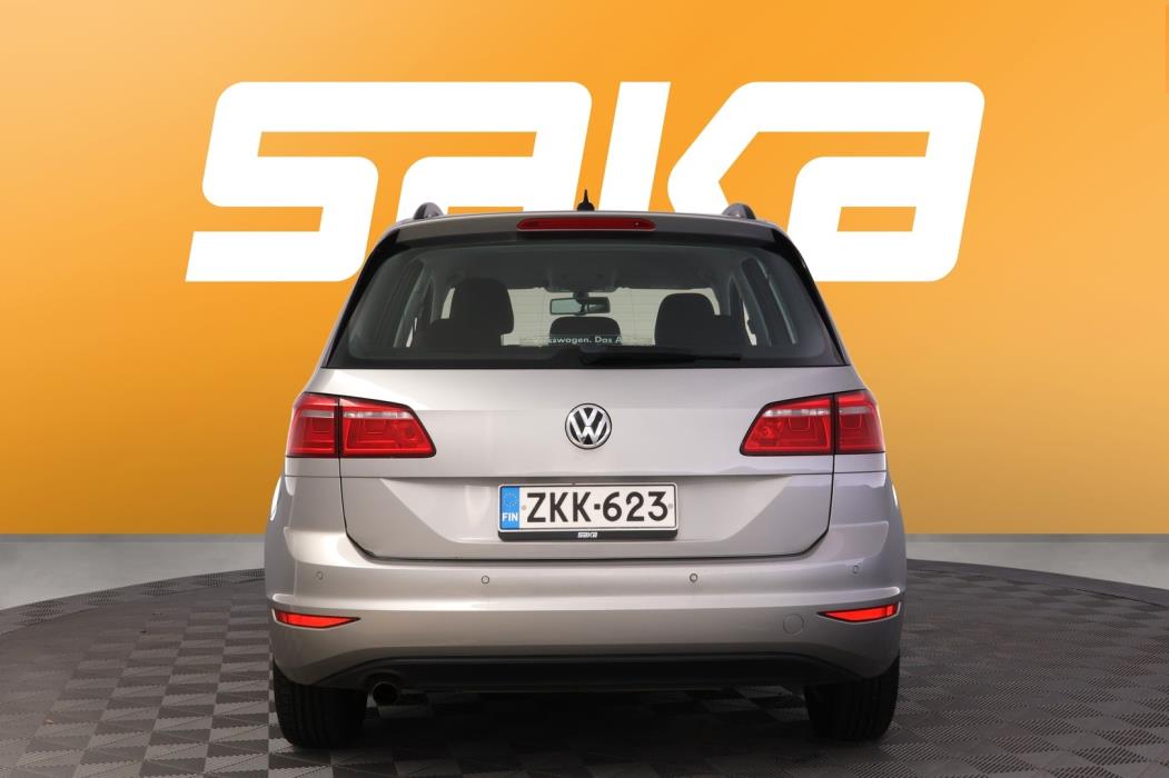 VOLKSWAGEN Golf Sportsvan 2015