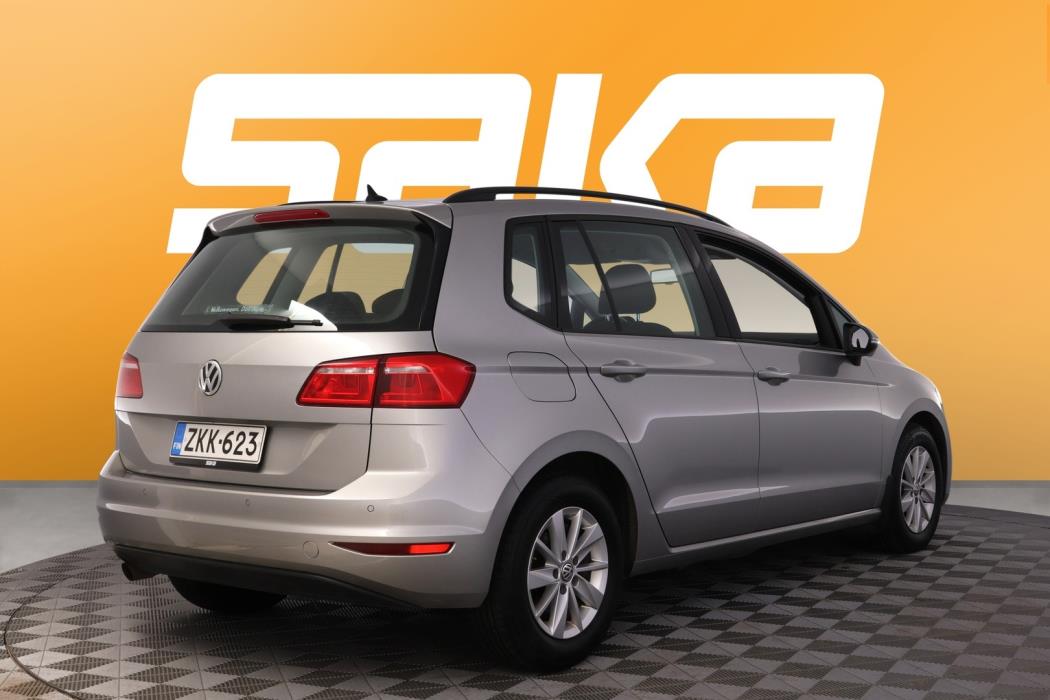 VOLKSWAGEN Golf Sportsvan 2015