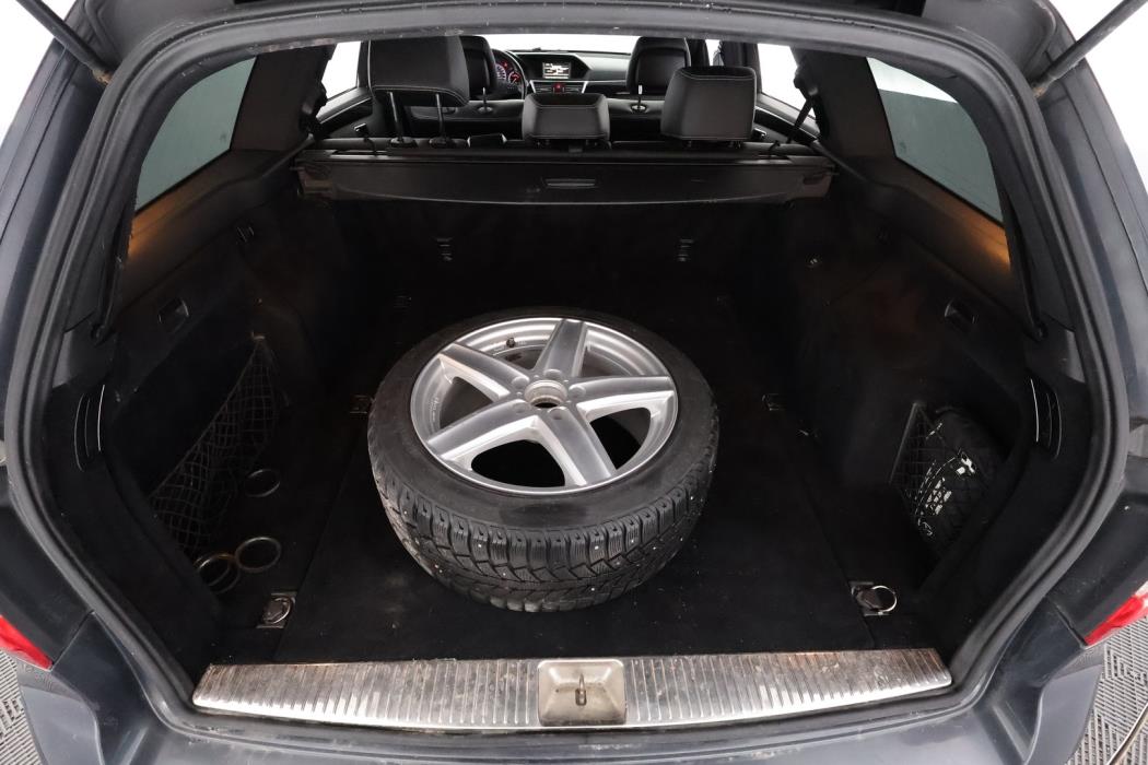 MERCEDES-BENZ E 2010