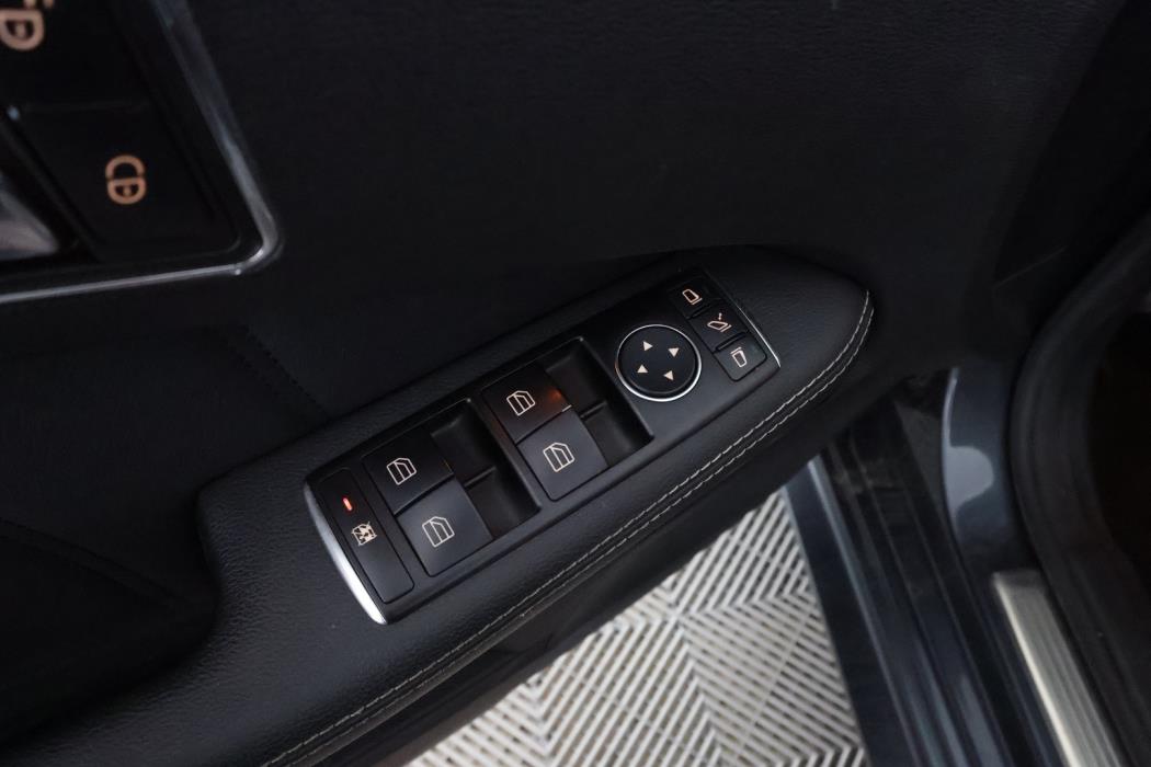 MERCEDES-BENZ E 2010