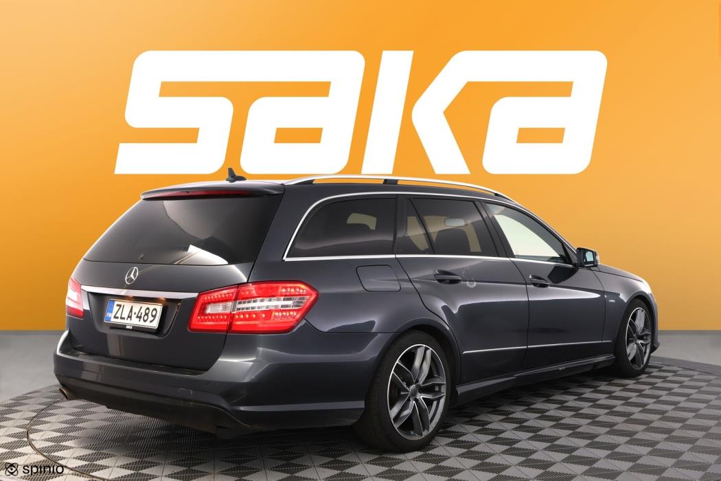 MERCEDES-BENZ E 2010