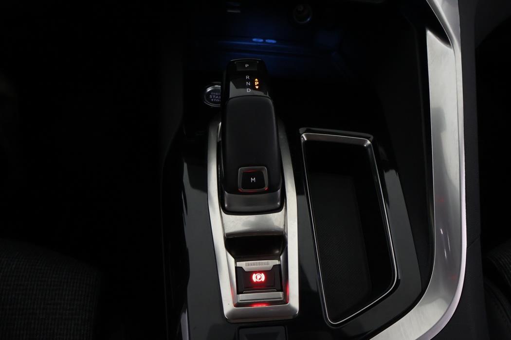 PEUGEOT 5008 2019